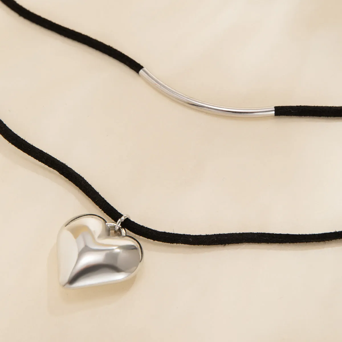 European and American Double-Layered U-Shaped Heart Pendant Necklace for Stylish Women