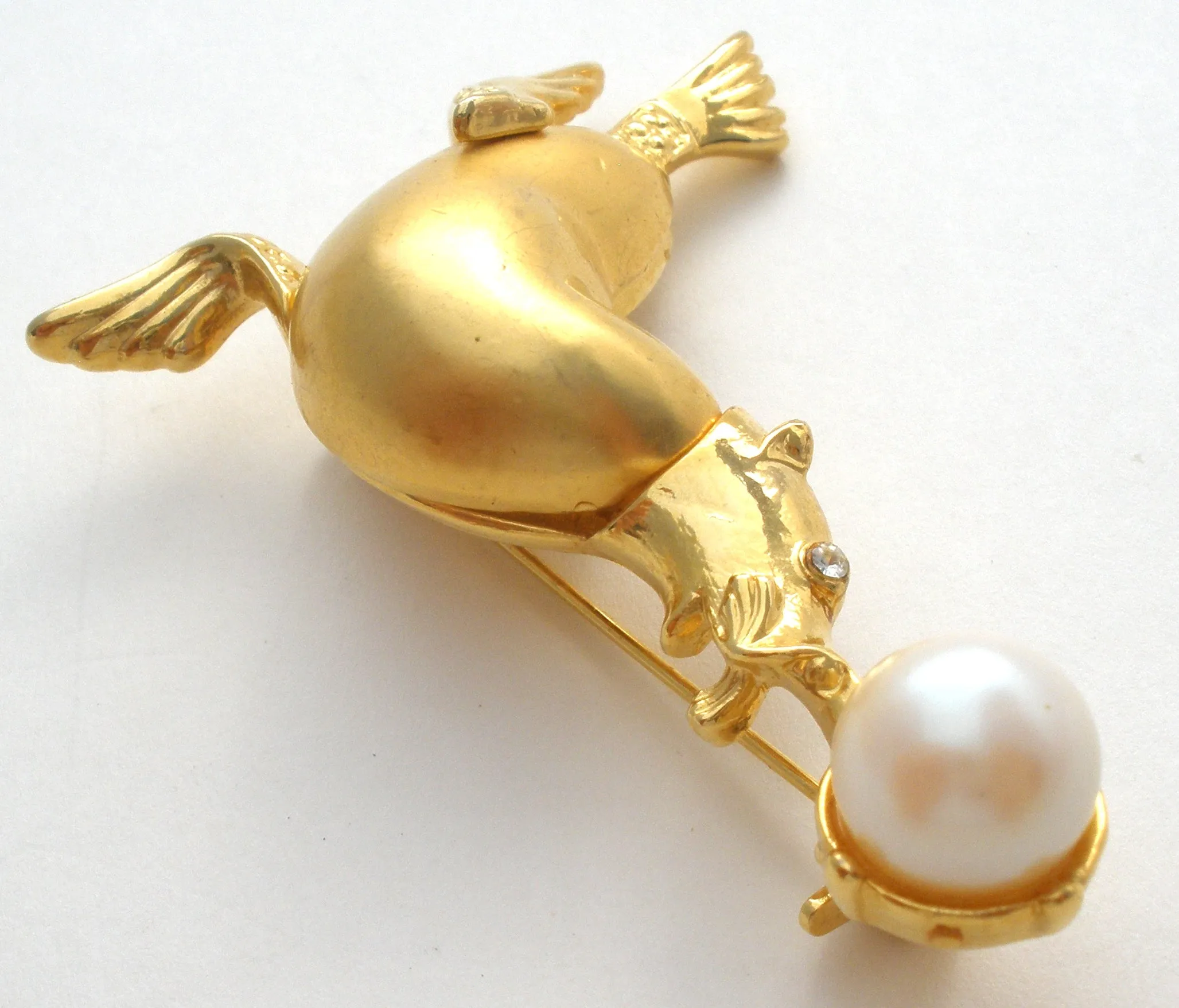 Seal Brooch Pin With Faux Pearl Ball Vintage