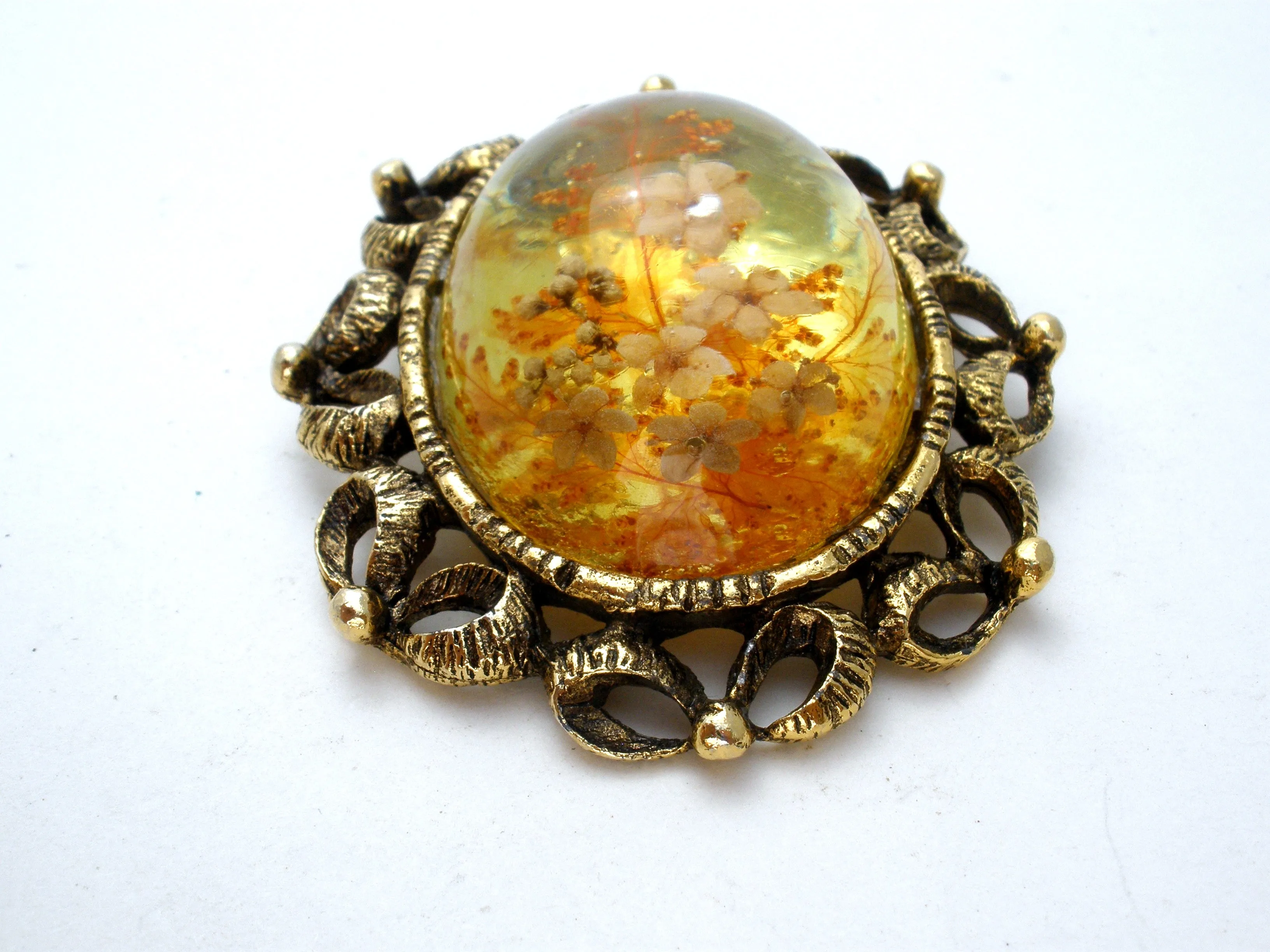 Vintage Lucite Flower Pendant Brooch