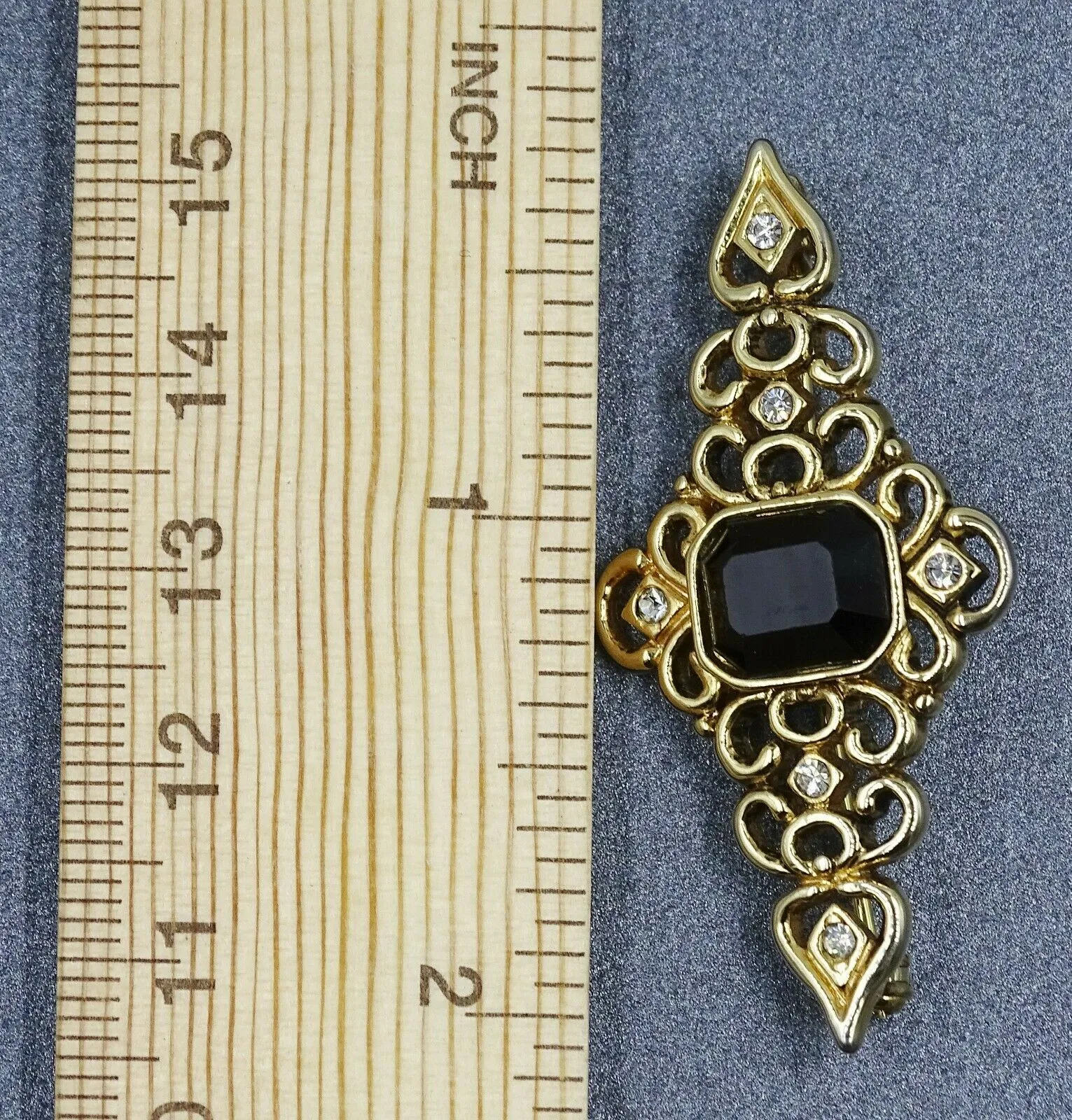 Womens Brooch Gold Plated & Rhinestone Filigree Style Vintage Jewellery